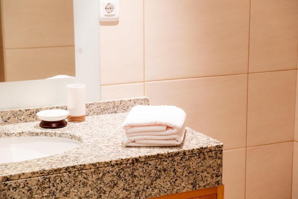 Апартаменты Guestready - Serene Escape In Камара-де-Лобуш Экстерьер фото